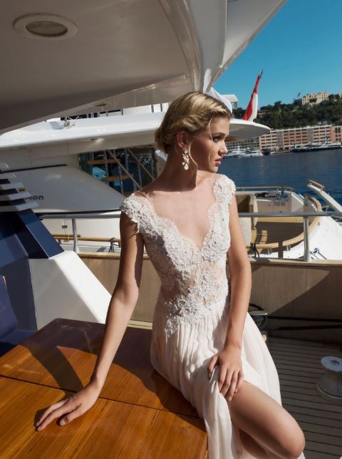 Abito da sposa Alessandra Rinaudo 2017 mod Blossom
