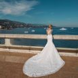 Abito da sposa a sirena in pizzo con strascico Alessandra Rinaudo mod Berenice 2017