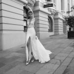 Vestito da sposa con spacco 2017 Alessandra Rinauto mod Brianna