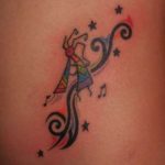 Imagine tatuaggio Dioi Kokopelli simbolo di felicita