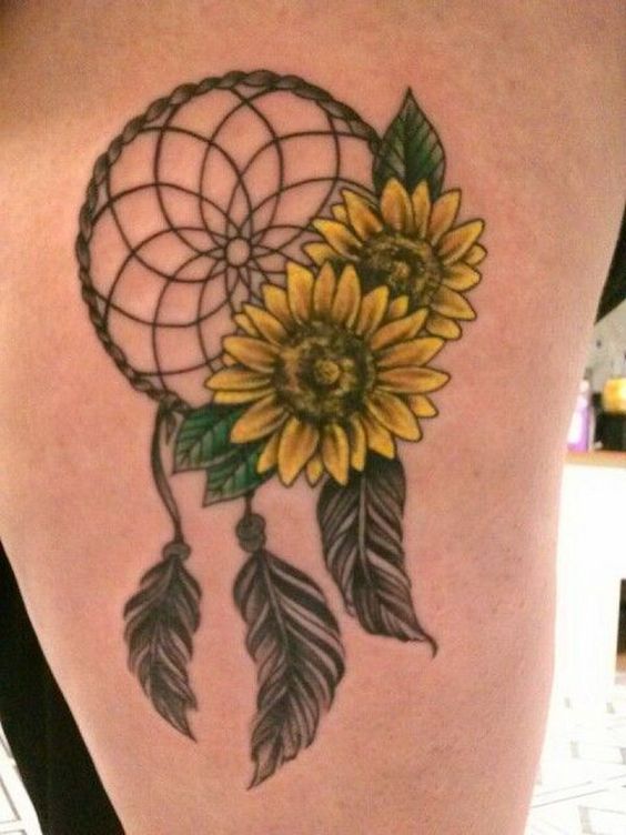 Tatuaggio girasoli con acchiappasogni