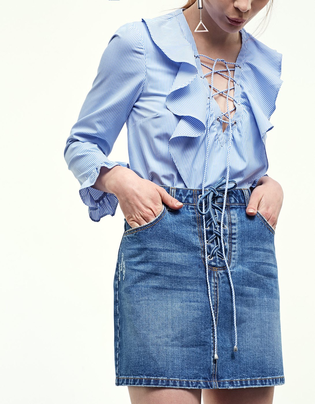 Gonna in denim con lacci Stradivarius primavera estate 2017