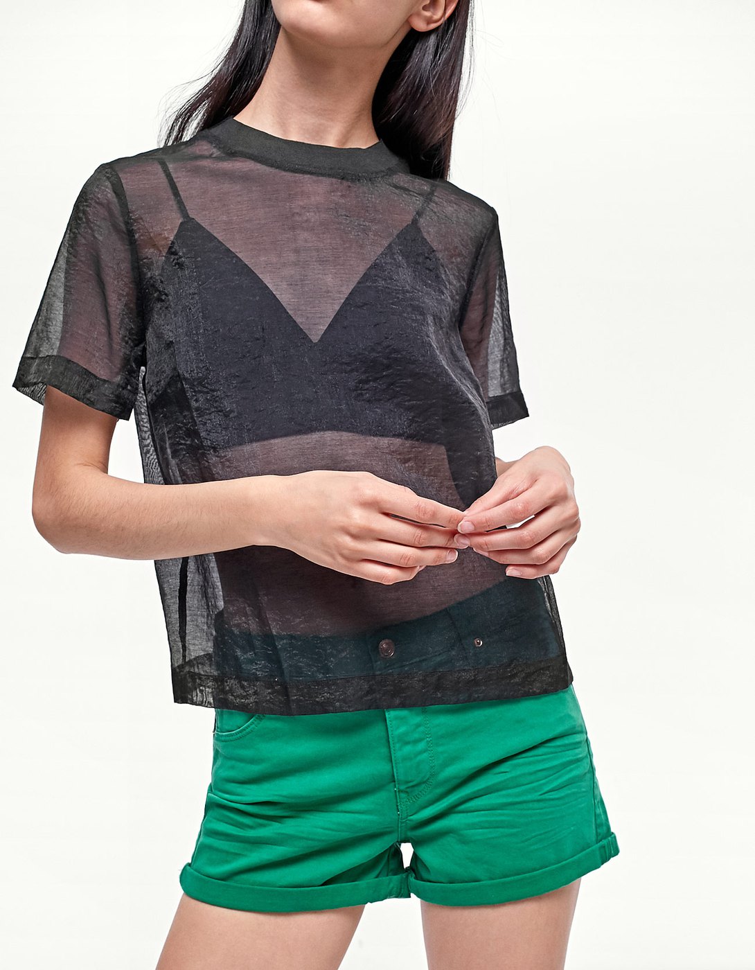 Short e blusa semitrasparente Strdivarius primavera estate 2017