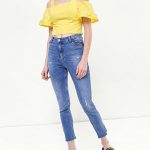 Top con spalle scoperte e jeans a vita alta Stradivarius collezione primavera estate 2017