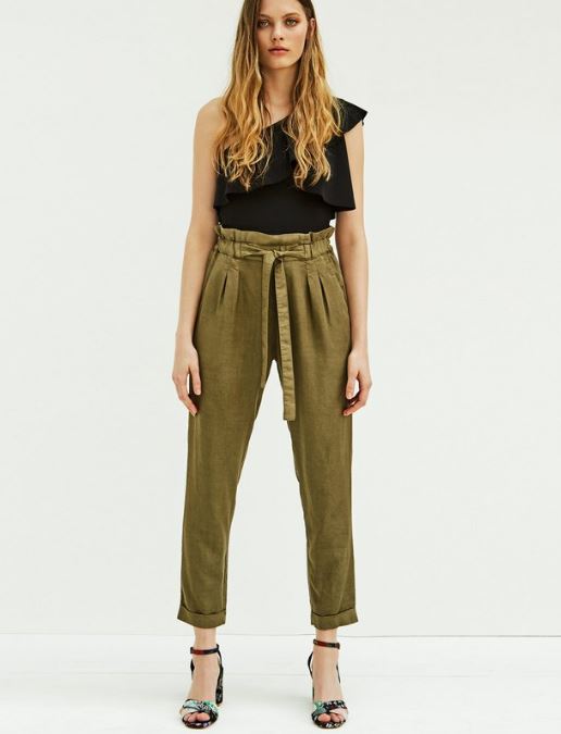 Top e pantaloni morbidi a vita alta con cintura in vita Stradivarius