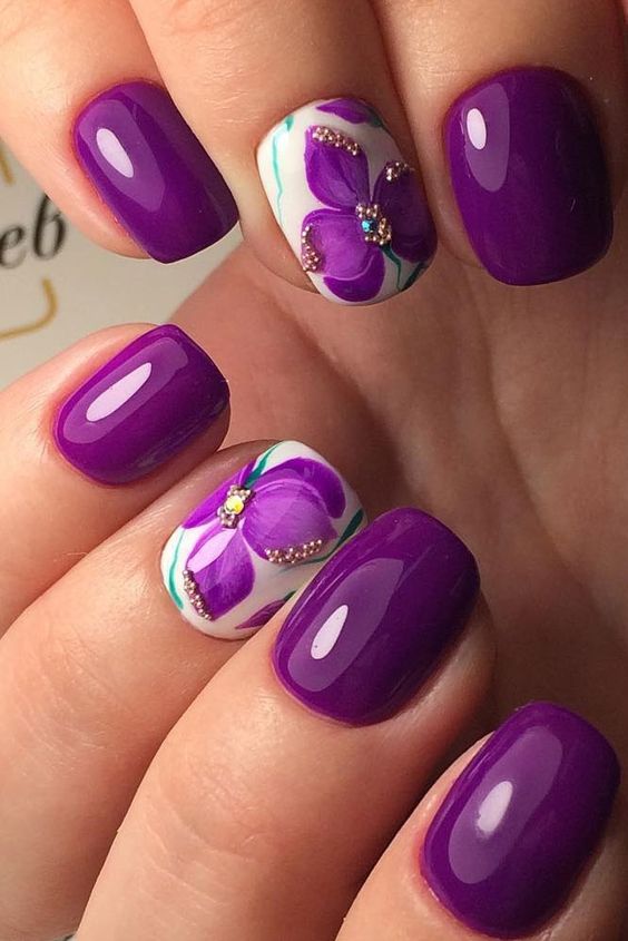 Immagine Nail art floreale