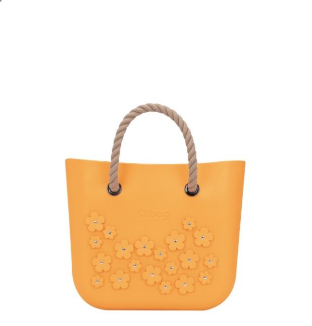 O bag mini colore becco d oca con fiori 3D applicati prezzo 95 euro