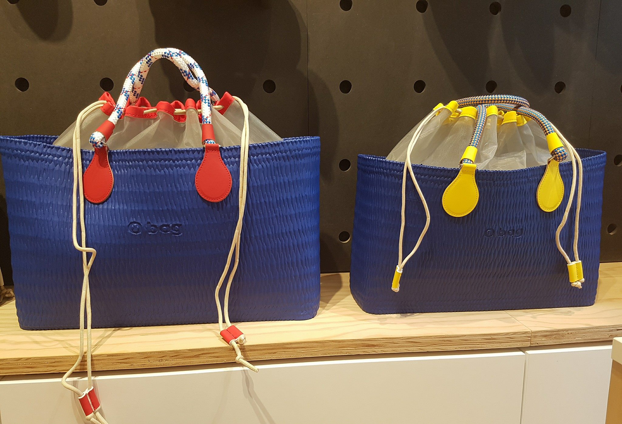 O beach grande e borsa O Beach piccola