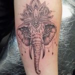 Tatuaggio Elefante Mandala interno braccio
