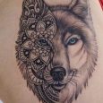 Imagine Tatuaggio Lupo con Mandala