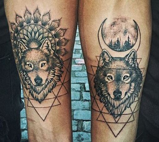 Tatuaggi Lupo con Luna e Mandala