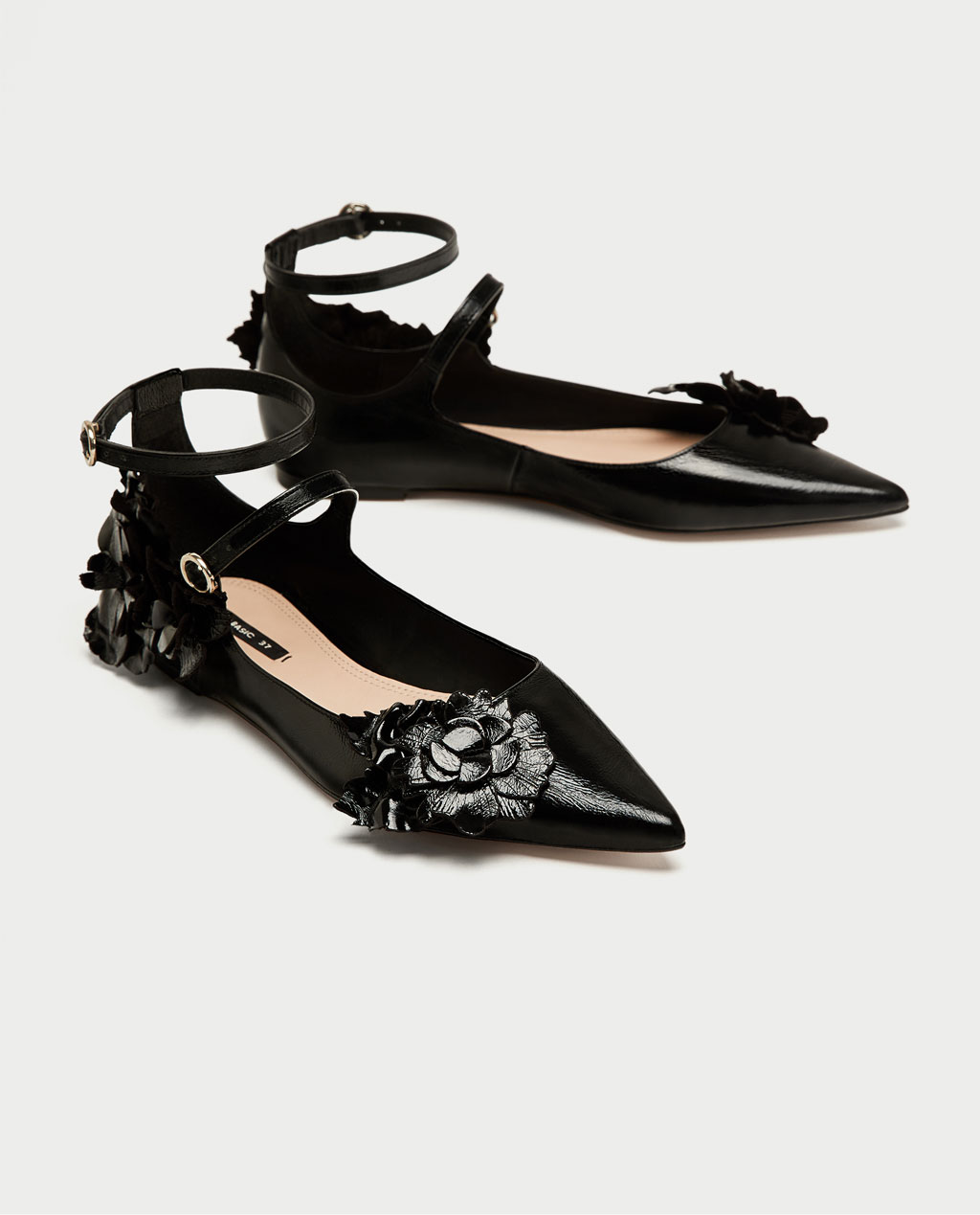 Ballerine con cinturini e fiori Zara prezzo 45 95 euro