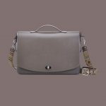 Borsa O Bag O Folder con patta in ecopelle tortora inverno 2017 2018