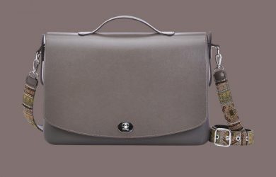 Borsa O Bag O Folder con patta in ecopelle tortora inverno 2017 2018