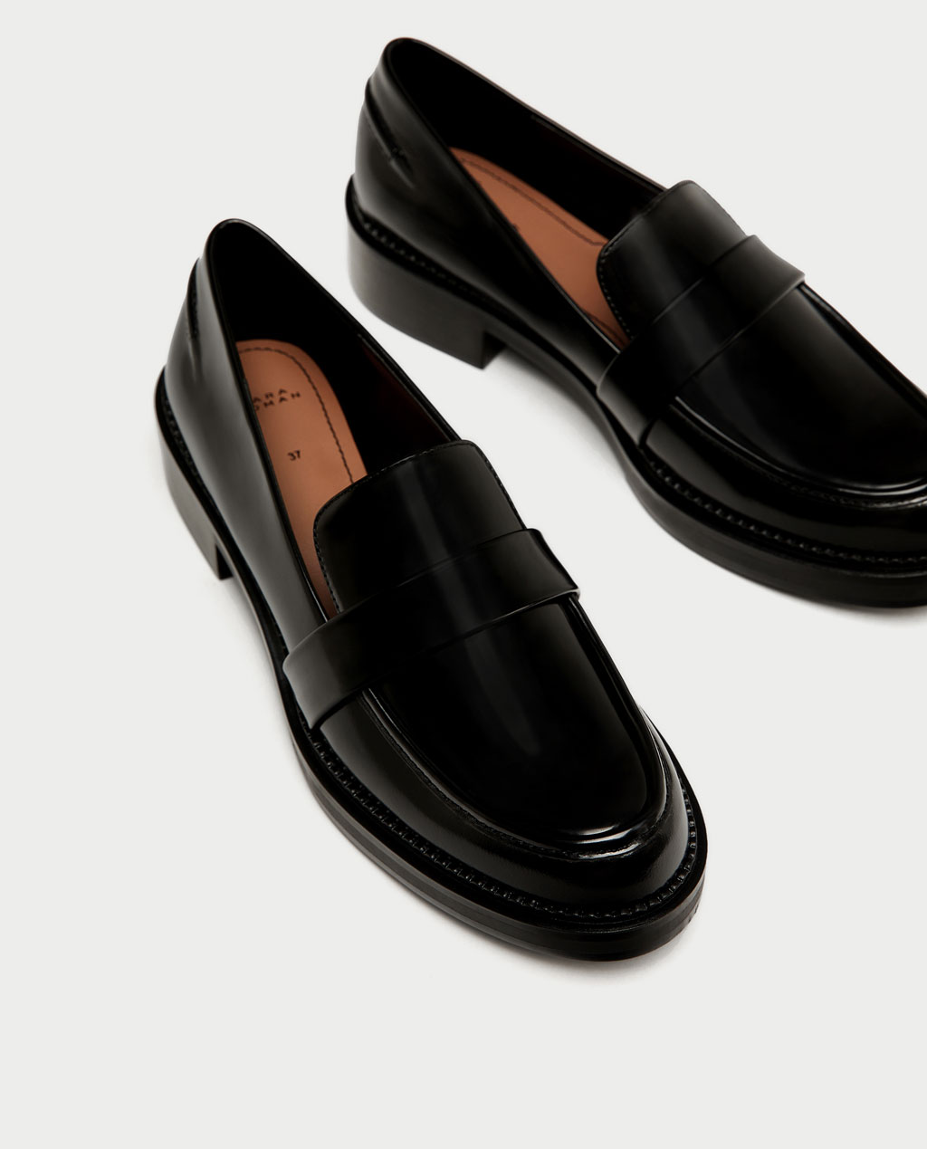 Mocassino in pelle Zara inverno 2017 2018 prezzo 49 95 euro