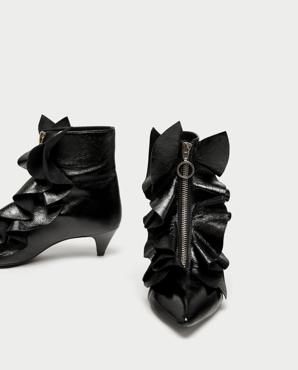 Stivaletto con volant in pelle ZARA inverno 2017 2018 prezzo 69 95 euro