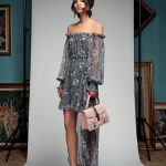 Abito asimmetrico con le spalle scoperte Denny Rose inverno 2018