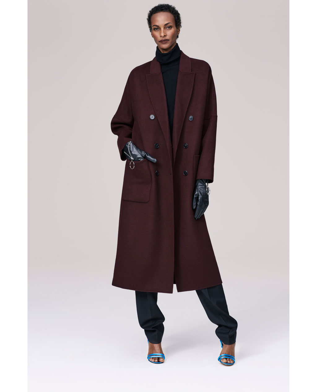 Cappotto oversize colore melanzana Zara inverno 2017 2018 prezzo 129 euro