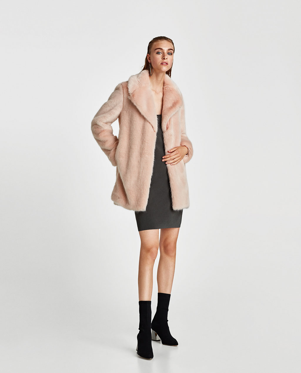 Eco pellicciotto Zara inverno 2017 2018 rosa nude prezzo 89 95 euro