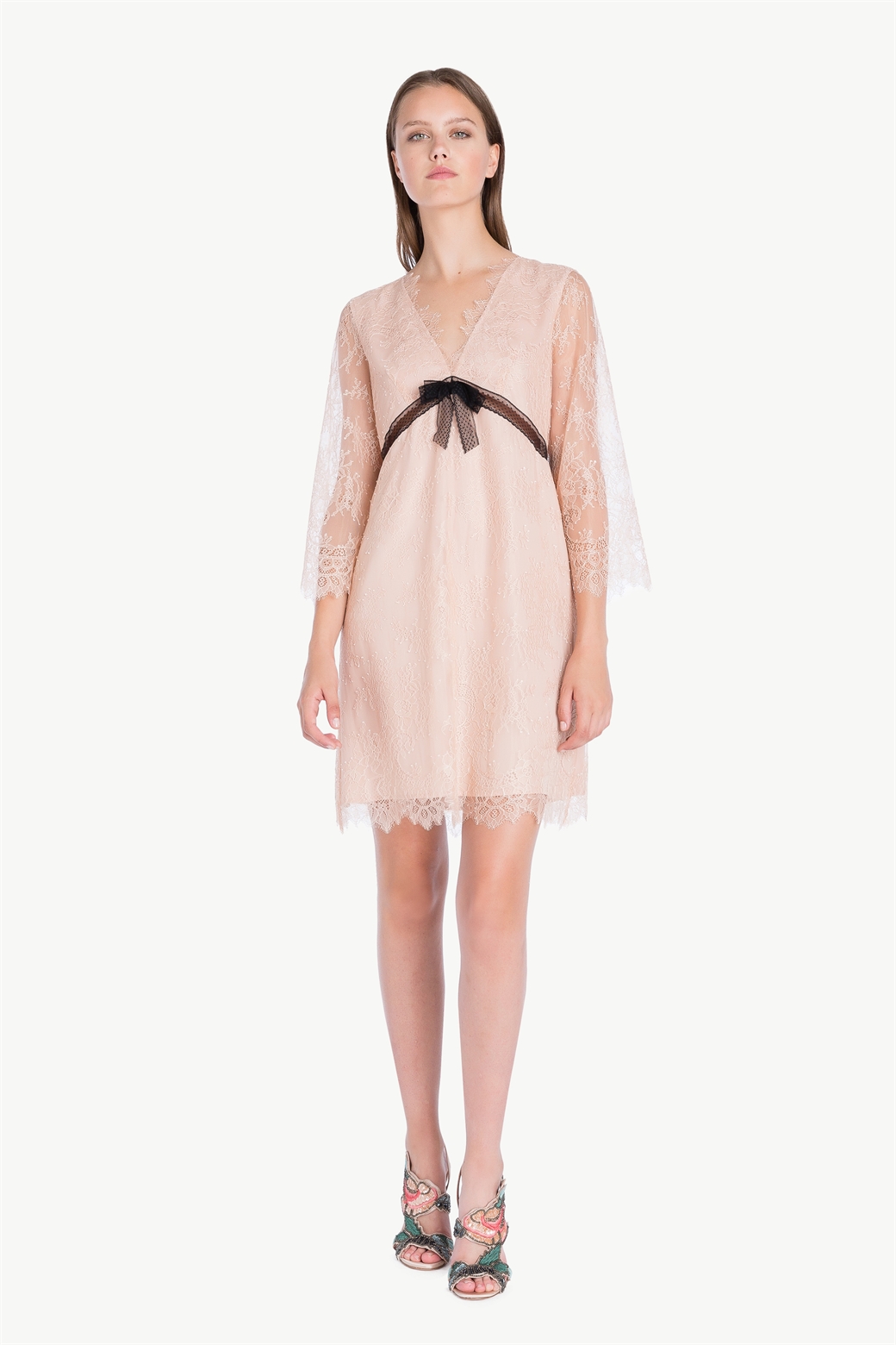 Elegante abito corto da cerimonia in pizzo Twin Set prezzo 220 euro