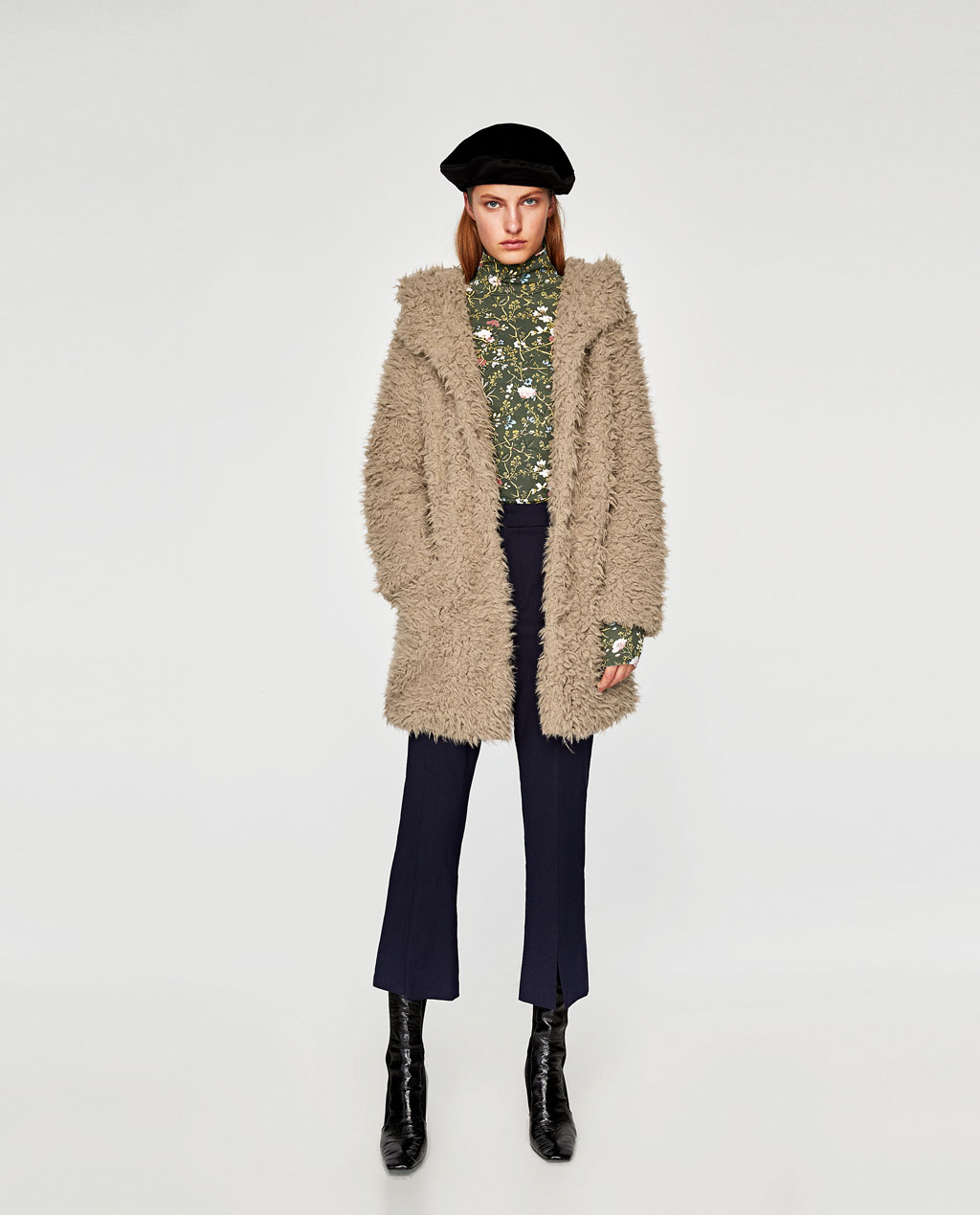 Pellicciotto Zara con cappuccio prezzo 59 95 euro