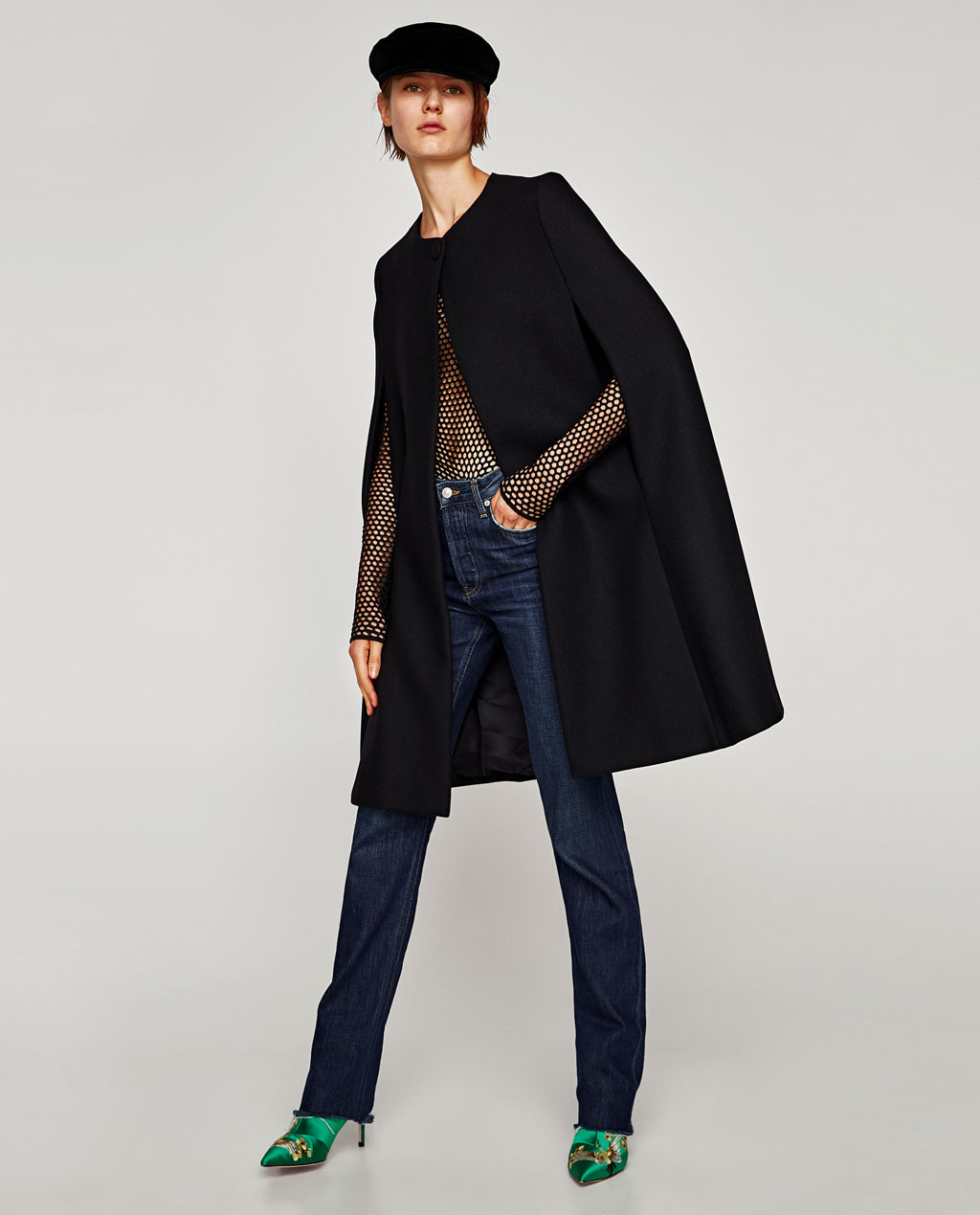 Poncho con apertura per le braccia Zara prezzo 89 95 euro