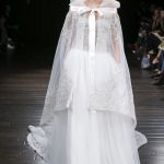 Tendenza Abito da sposa con mantella 2018 Dan Lecca