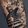 Foto Tatuaggio con simbolo del tempo che scorre