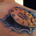 Immagine Tatuaggio orologio simbolo del tempo in 3D