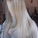 Colore capelli dal pastello bianco al biondo