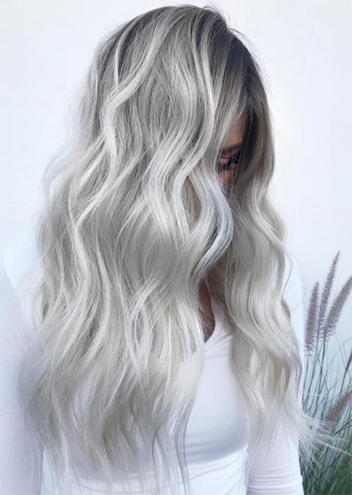 Taglio capelli color grigio ghiaccio