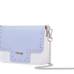 Nuova pattina O Pocket di O bag in ecopelle azzurra con borchie primavera estate 2018 prezzo 49 euro
