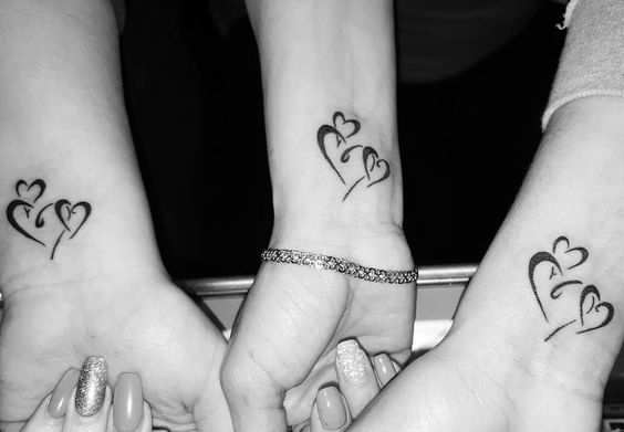 Immagine Tatuaggio con cuori intrecciati