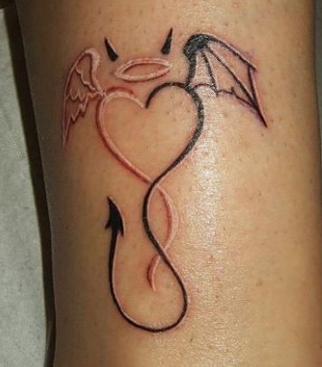 Tatuaggio angel devil con cuore intrecciato