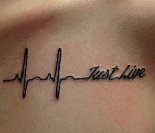 Immagine tatuaggio con frase scritta