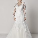 Abito da sposa in pizzo a sirena con maniche lunghe taglie forti Pronovias plus mod Evette