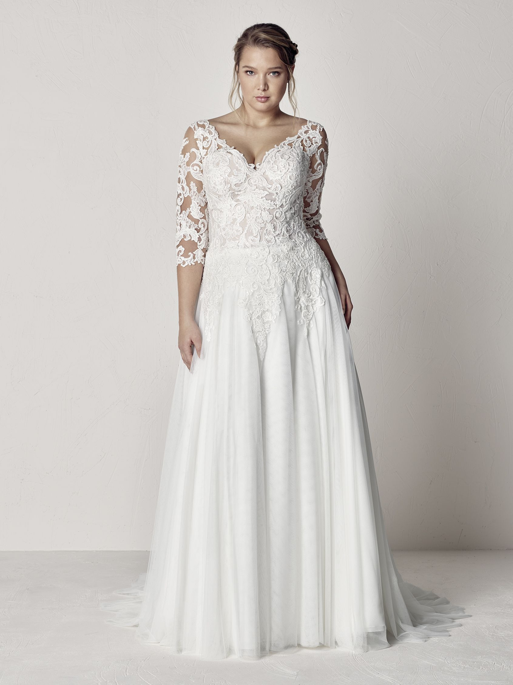 Abito da sposa svasato taglie forti Pronovias 2019 Plus mod Etolia
