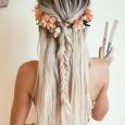 Acconciatura da spiaggia con capelli lunghi shabby chic
