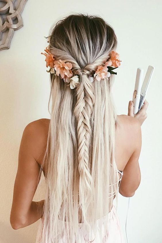 Acconciatura da spiaggia con capelli lunghi shabby chic