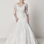 Vestito da sposa taglia forte Pronovias Plus con maniche in pizzo a tre quarti mod Evelyn
