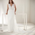 Vestito da sposa taglie comode collezione Pronovias Plus mod Orobia