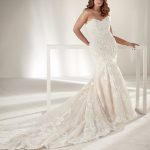 Vestito da sposa taglie forti in pizzo collezione Pronovias Plus 2019 mod Dresine