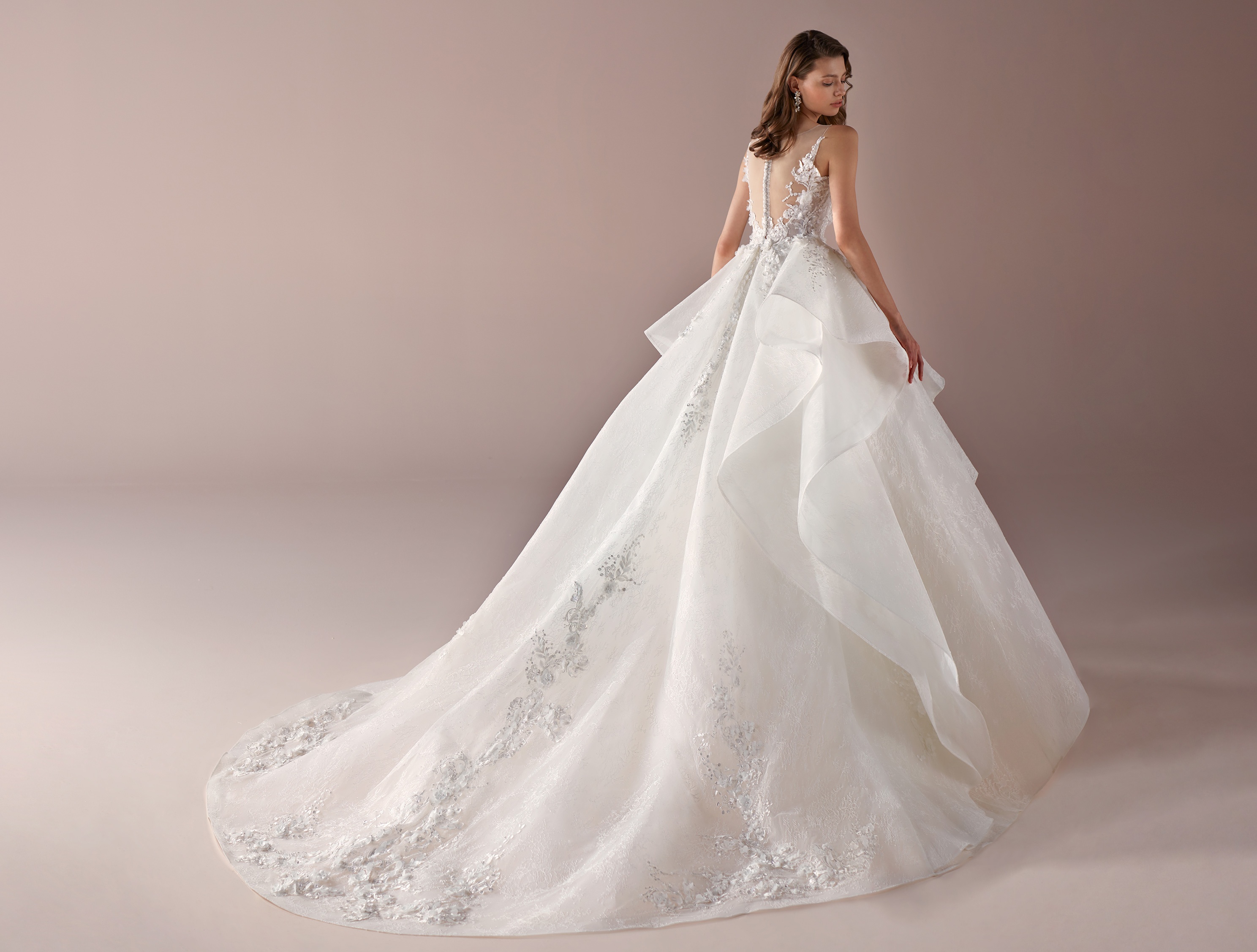 Abito da sposa asimmetrico linea Romance 2019 foto retro