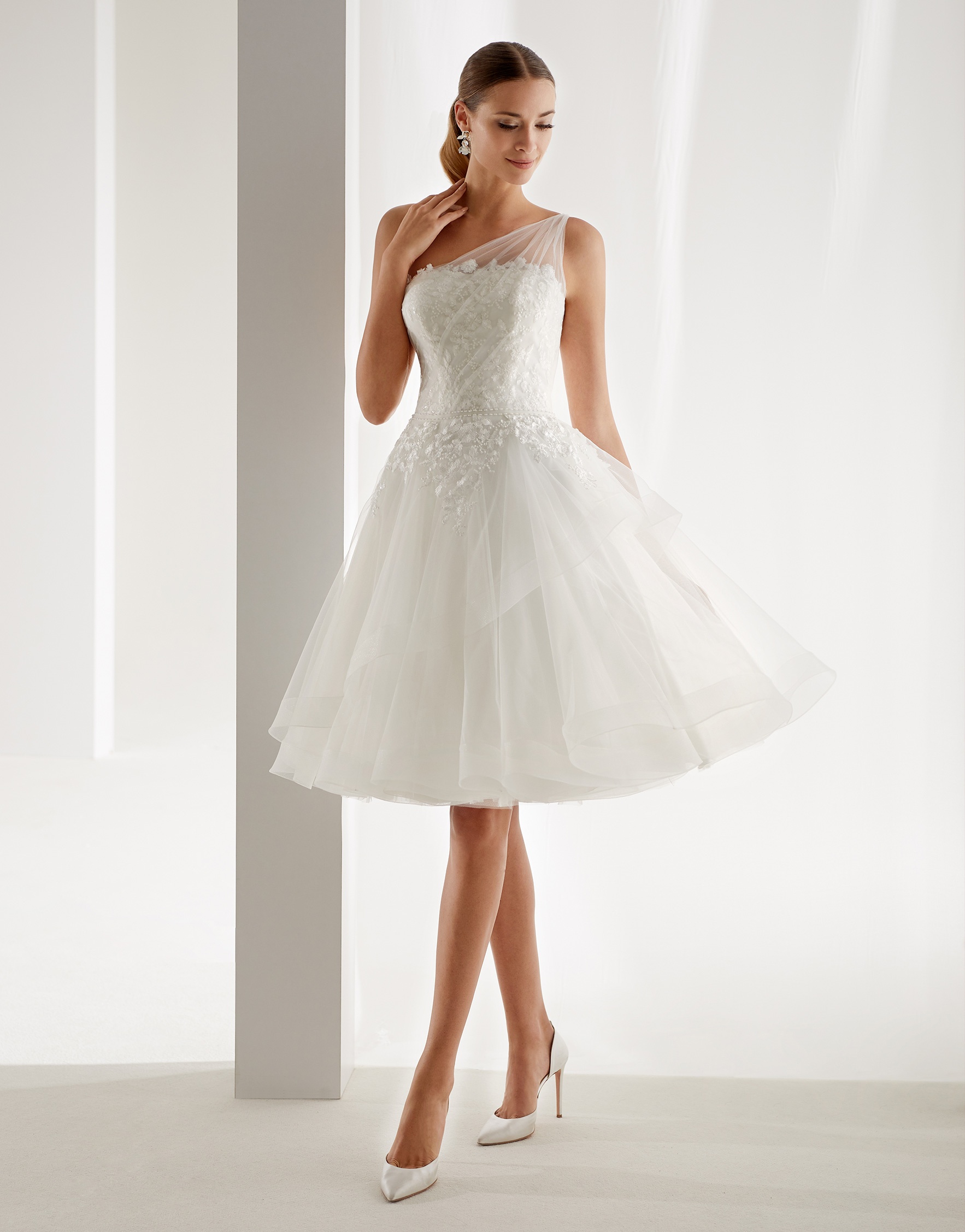 Abito da sposa corto da principessa Aurora by Nicole Spose 2019
