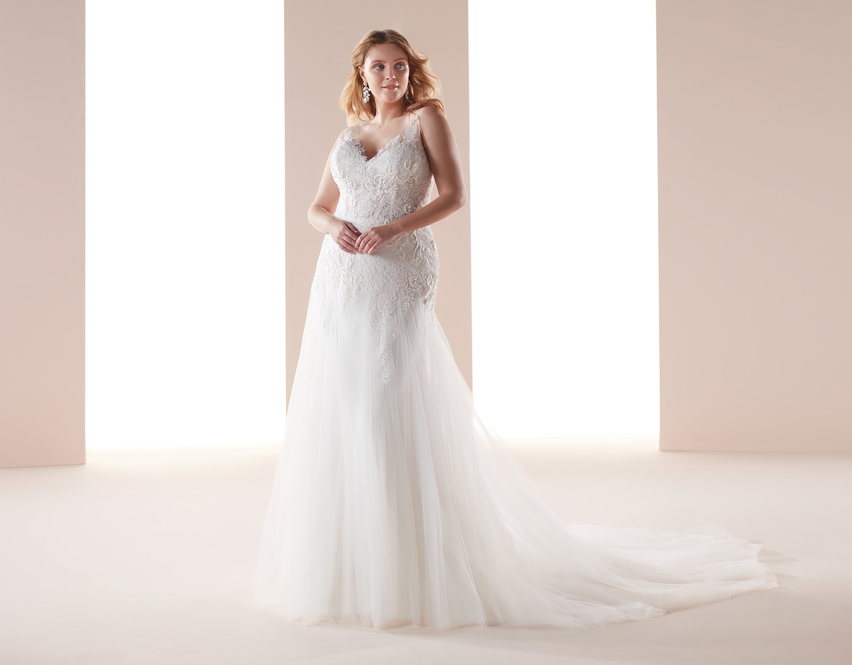 Abito da sposa taglie forti Nicole Spose 2019 Mod 19708