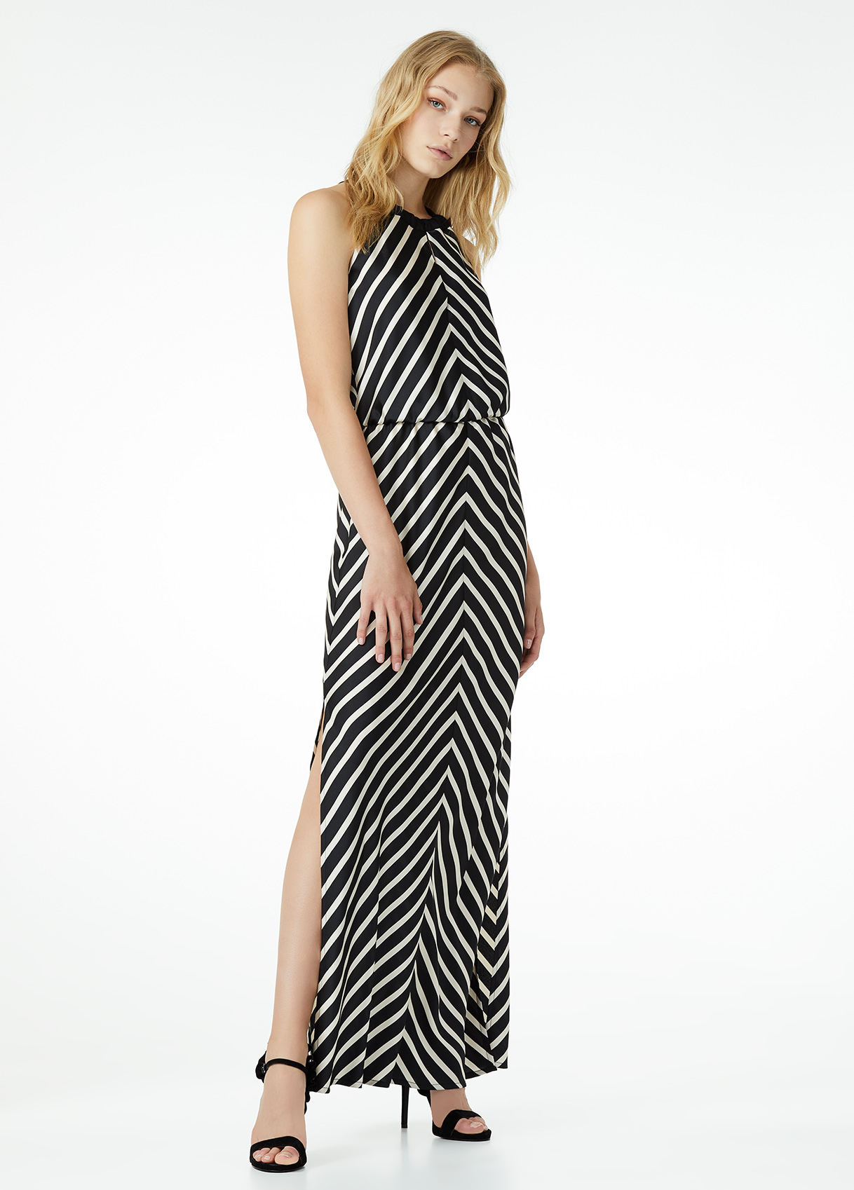 Abito lungo elegante con spacchi laterali Liu Jo prezzo 219 euro