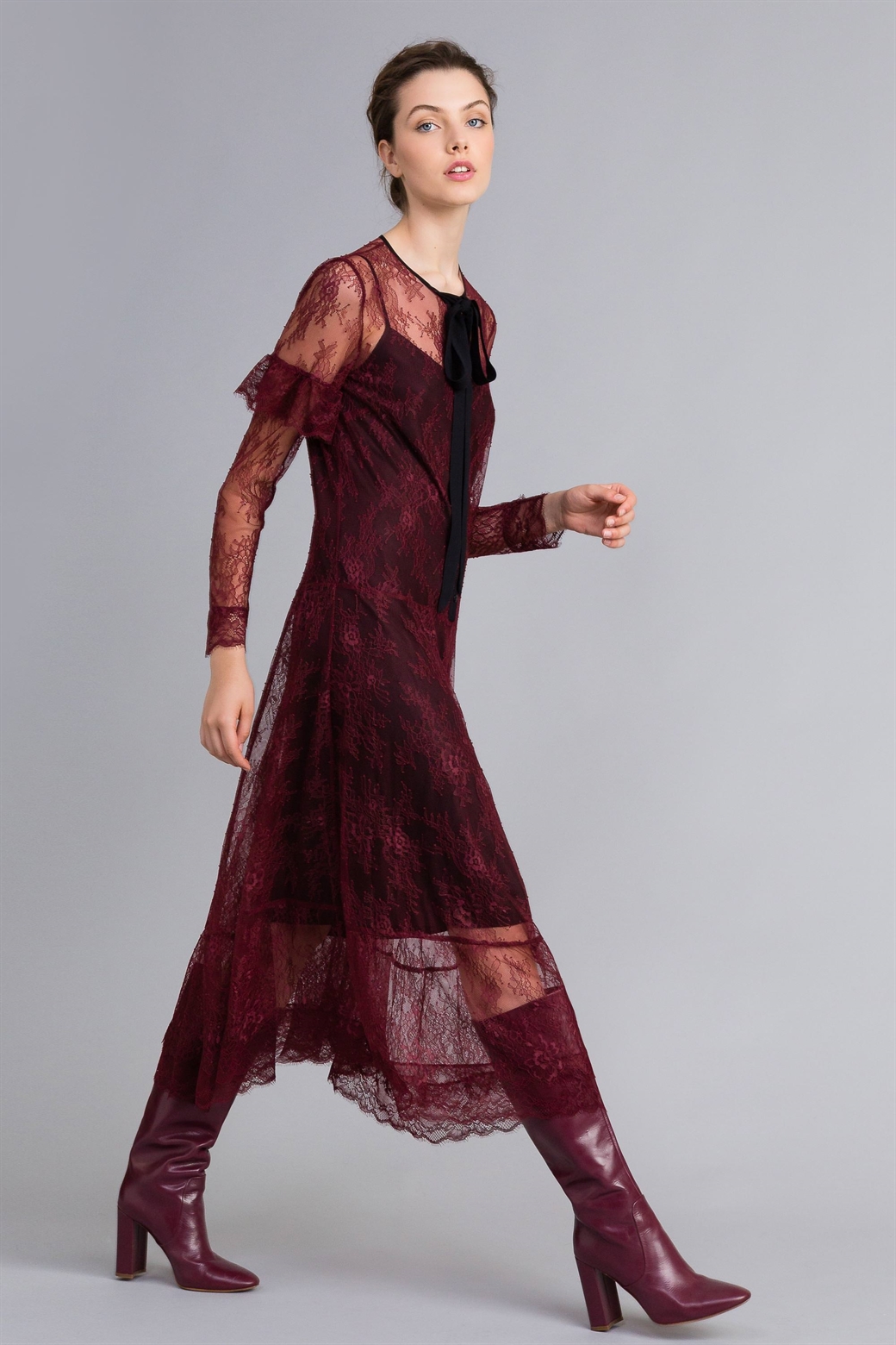 Abito lungo in pizzo Twin Set catalogo autunno inverno 2018 2019 prezzo 248 euro