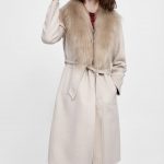 Cappotto con collo di pelliccia ecologica ZARA prezzo 129 euro