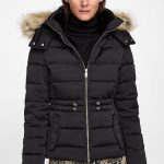 Giubbotto corto con cappuccio Zara inverno 2018 2019