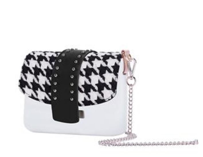 O Pocket di O Bag con pattina fantasia pied de poule e borchie